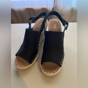 Toms Wedges